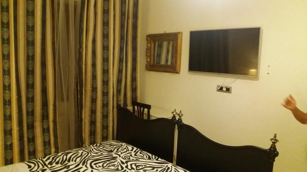 Guest House Il Marchese Del Grillo Rome Bilik gambar